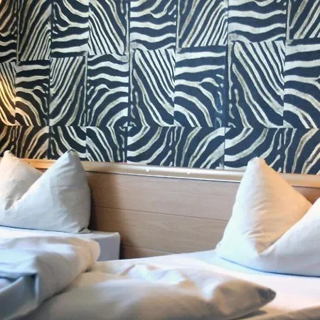Bavaria Safari Hotel